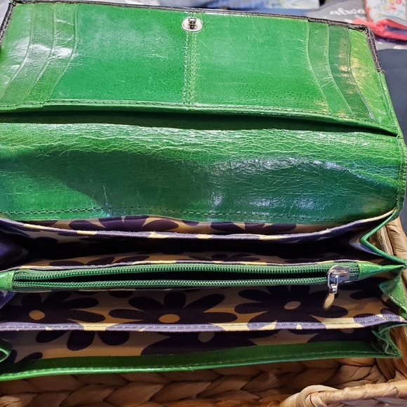 Green Leather Wallet - Picture 7 of 9